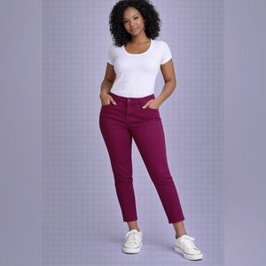Candie’s Beet Red Marilyn Ankle Pants, Size 9